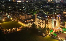Hotel Saffron Leaf